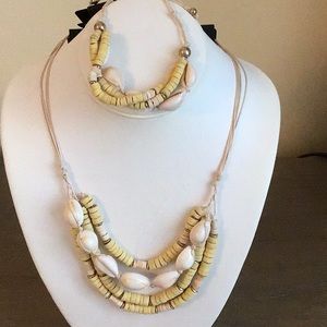 Carole Dauplaise necklace and bracelet shells and wood set